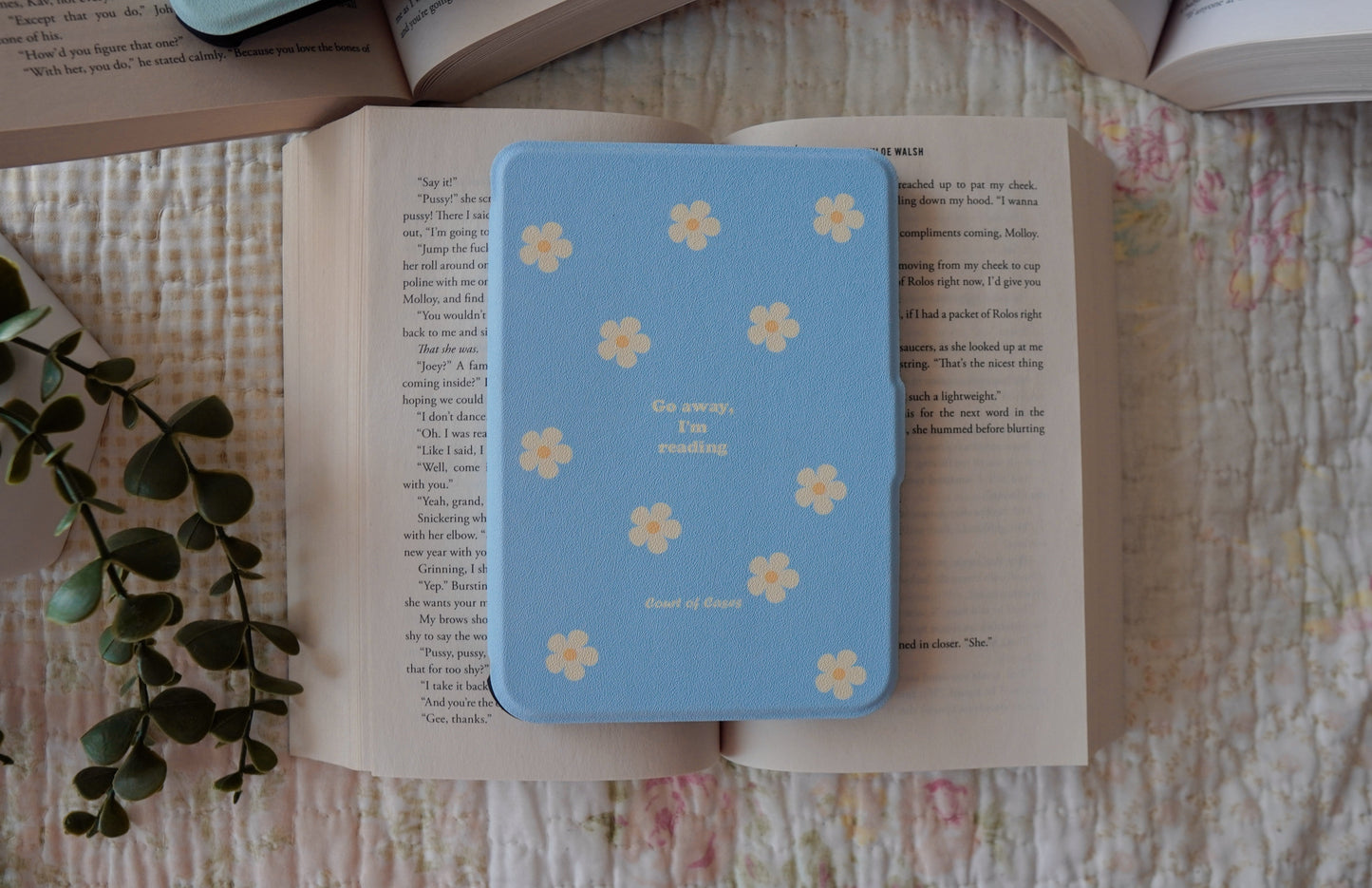 Capa Go Away I'm Reading para Kobo e Kindle com design divertido inspirado na paixão pela leitura.
