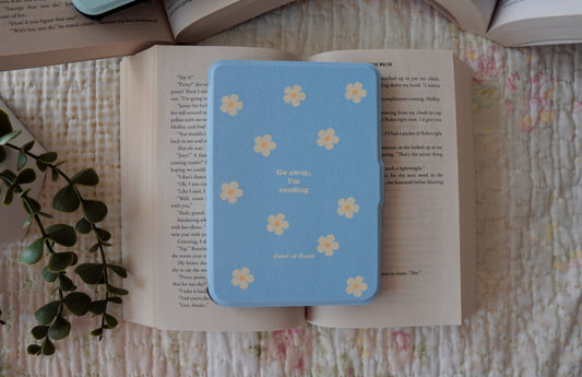 Capa Go Away I'm Reading para Kobo e Kindle com design divertido inspirado na paixão pela leitura.