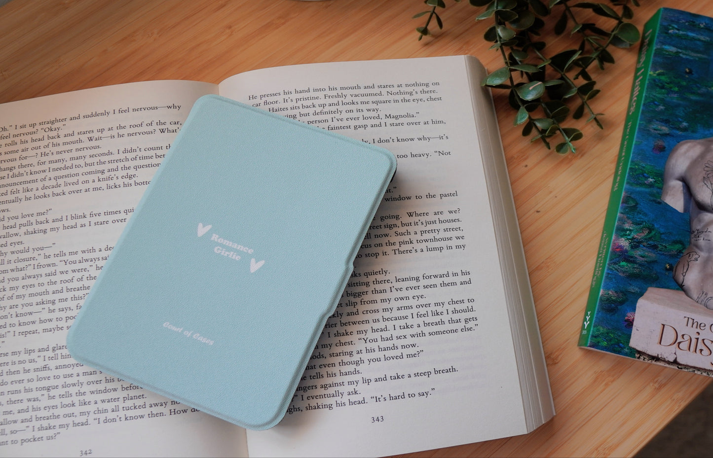 Capa Romance Girlie para Kobo e Kindle com design romântico, ideal para proteger o eReader com estilo.